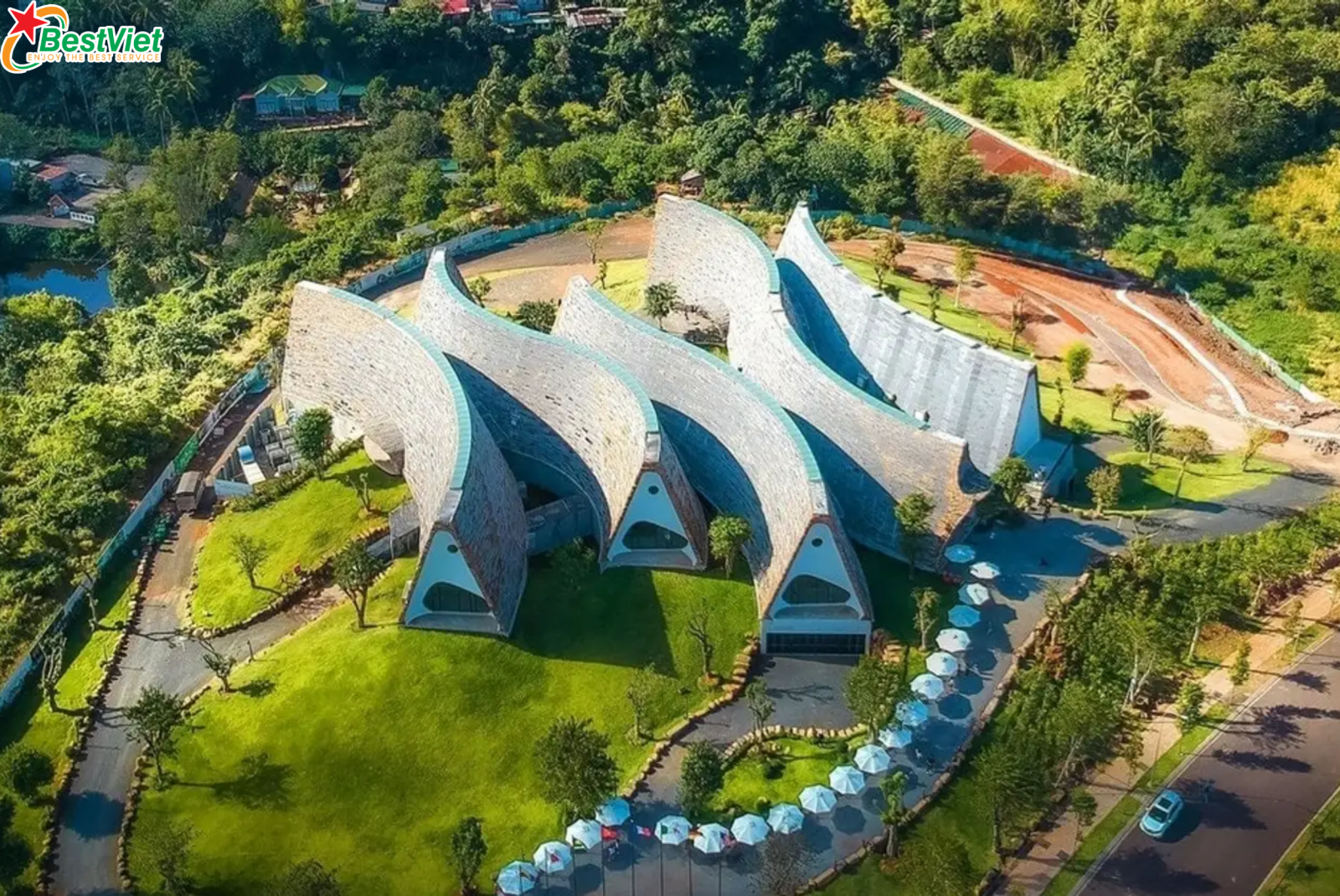Du Lịch Hà Nội - Buôn Mê Thuột - Kontum - Pleiku 5 Ngày 4 Đêm bay Vietnam Airlines