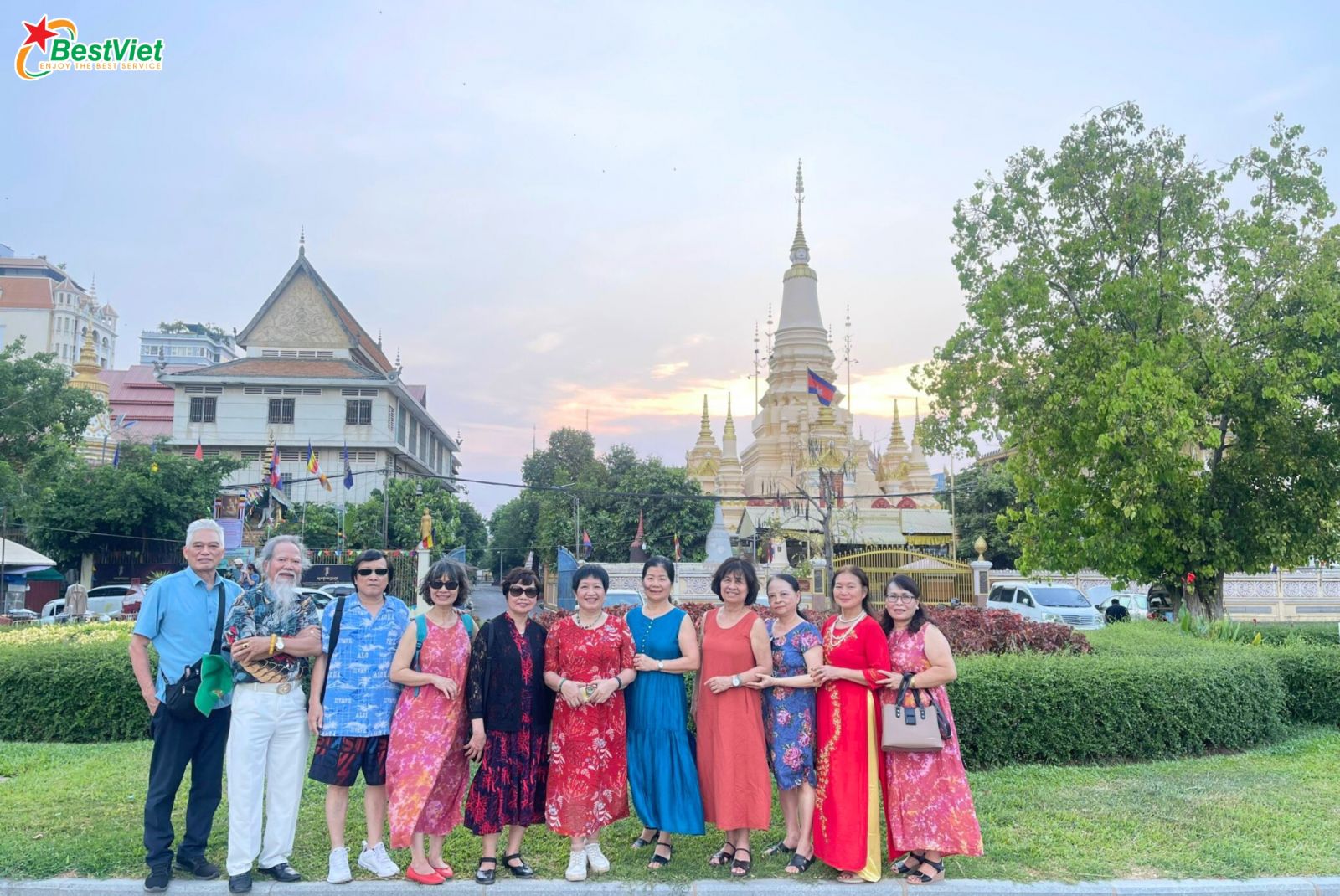 Du Lịch Hà Nội - Campuchia: Siem Reap – Ăngkor - Phnompenh – Du thuyền sông bốn mặt – Hoàng Cung 4 Ngày 3 Đêm Bay Angkor Cambodia Air, Vietjet