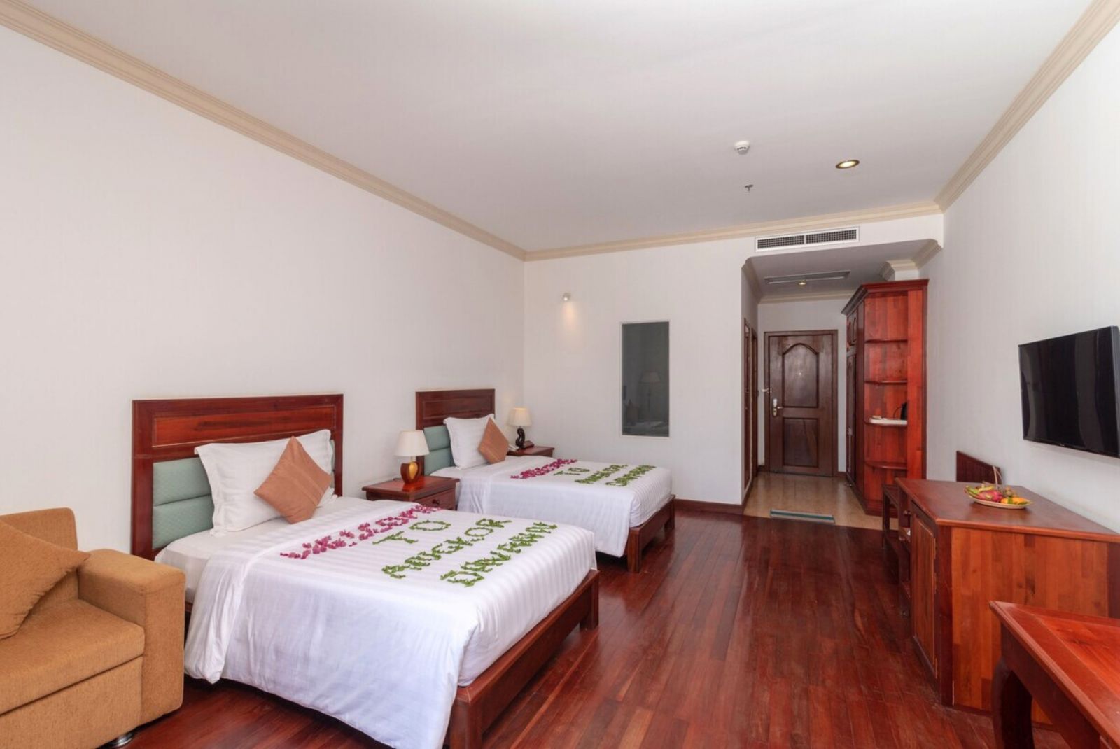 Du Lịch Hà Nội - Campuchia: Siem Reap – Ăngkor - Phnompenh – Du thuyền sông bốn mặt – Hoàng Cung 4 Ngày 3 Đêm Bay Angkor Cambodia Air, Vietjet