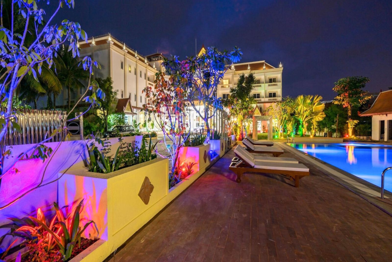 Du Lịch Hà Nội - Campuchia: Siem Reap – Ăngkor - Phnompenh – Du thuyền sông bốn mặt – Hoàng Cung 4 Ngày 3 Đêm Bay Angkor Cambodia Air, Vietjet