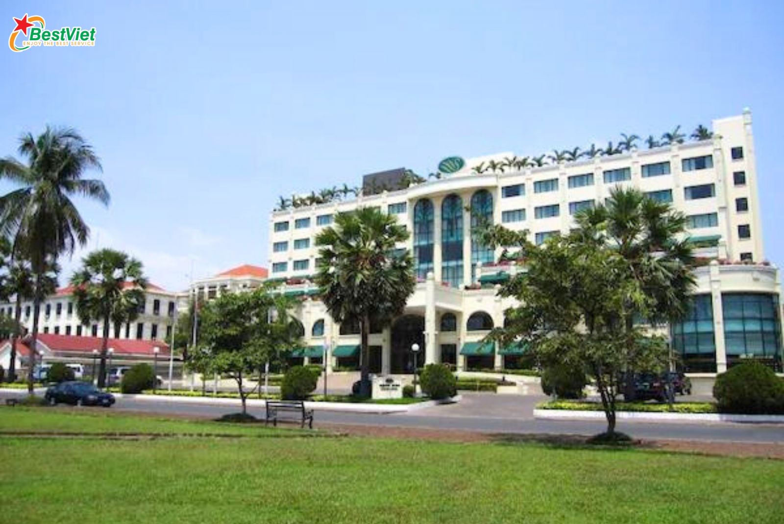 Du Lịch Hà Nội - Campuchia: Siem Reap – Ăngkor - Phnompenh – Du thuyền sông bốn mặt – Hoàng Cung 4 Ngày 3 Đêm Bay Angkor Cambodia Air, Vietjet