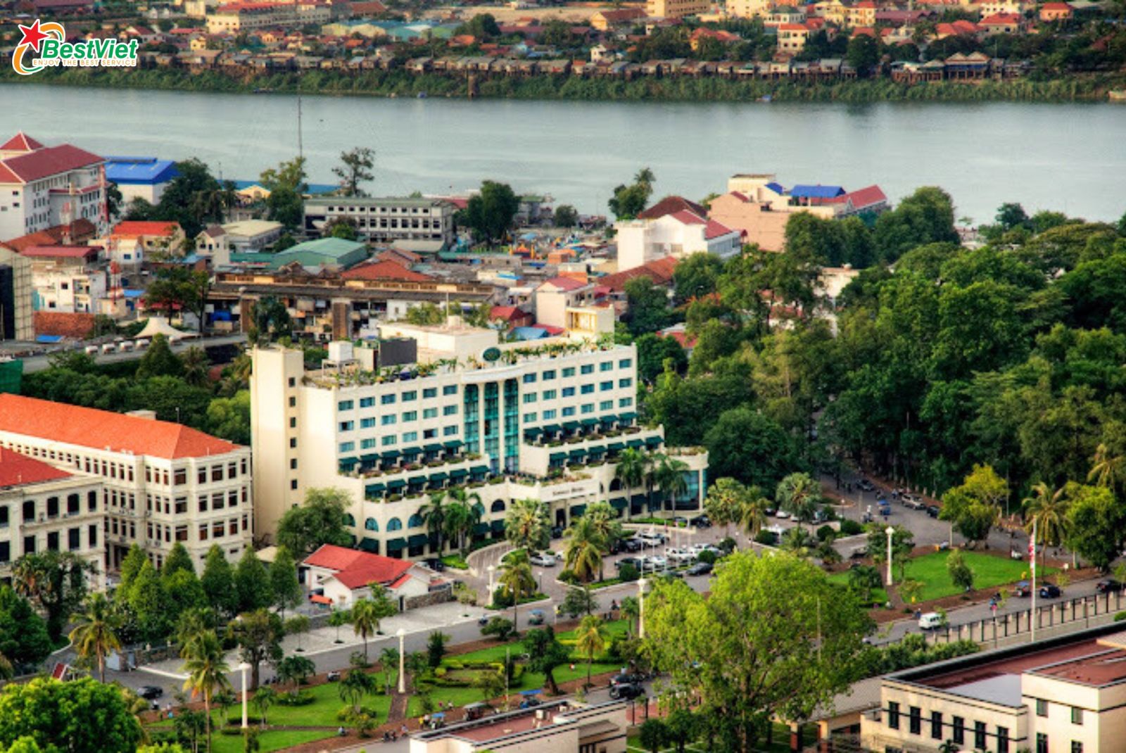 Du Lịch Hà Nội - Campuchia: Siem Reap – Ăngkor - Phnompenh – Du thuyền sông bốn mặt – Hoàng Cung 4 Ngày 3 Đêm Bay Angkor Cambodia Air, Vietjet