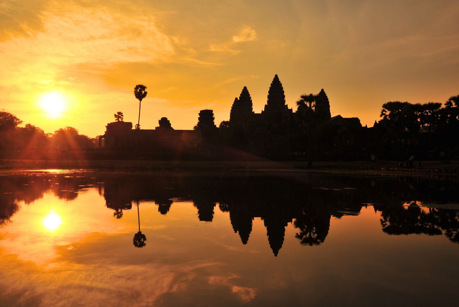 Binh Minh Angkor Wat