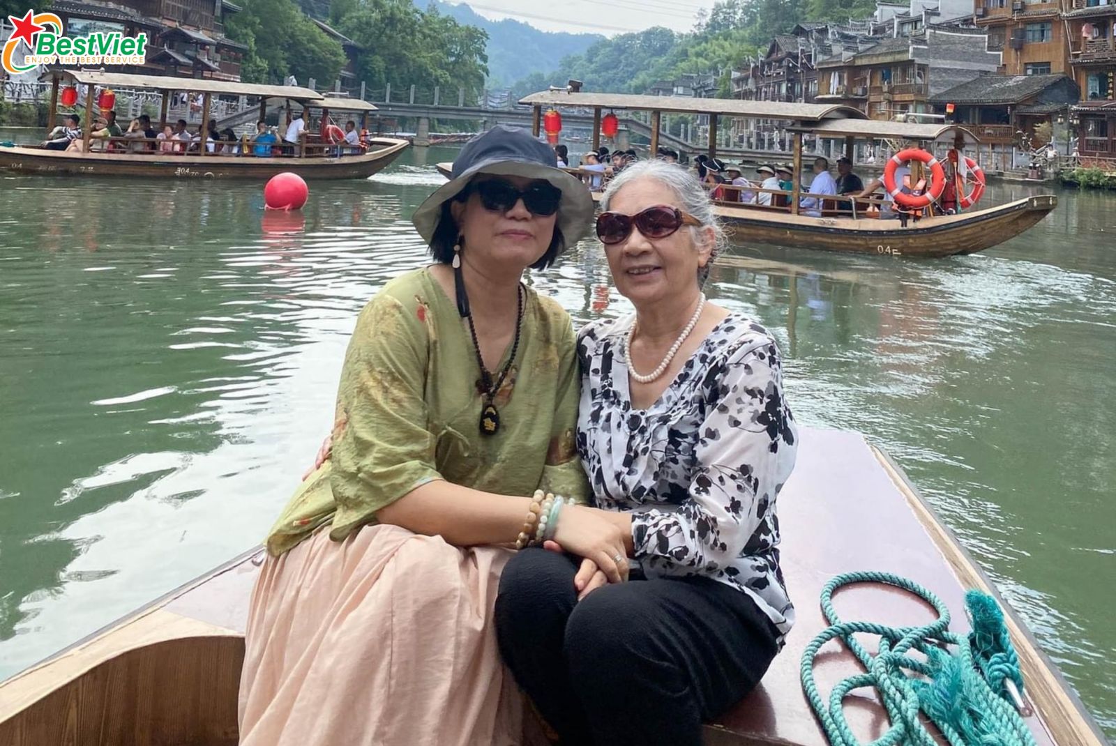 Du Lịch Hà Nội - Trương Gia Giới-Miêu Trại-Phượng Hoàng Cổ Trấn-6 ngày 5 đêm/5 ngày 4 đêm-Bay Vietjet Air